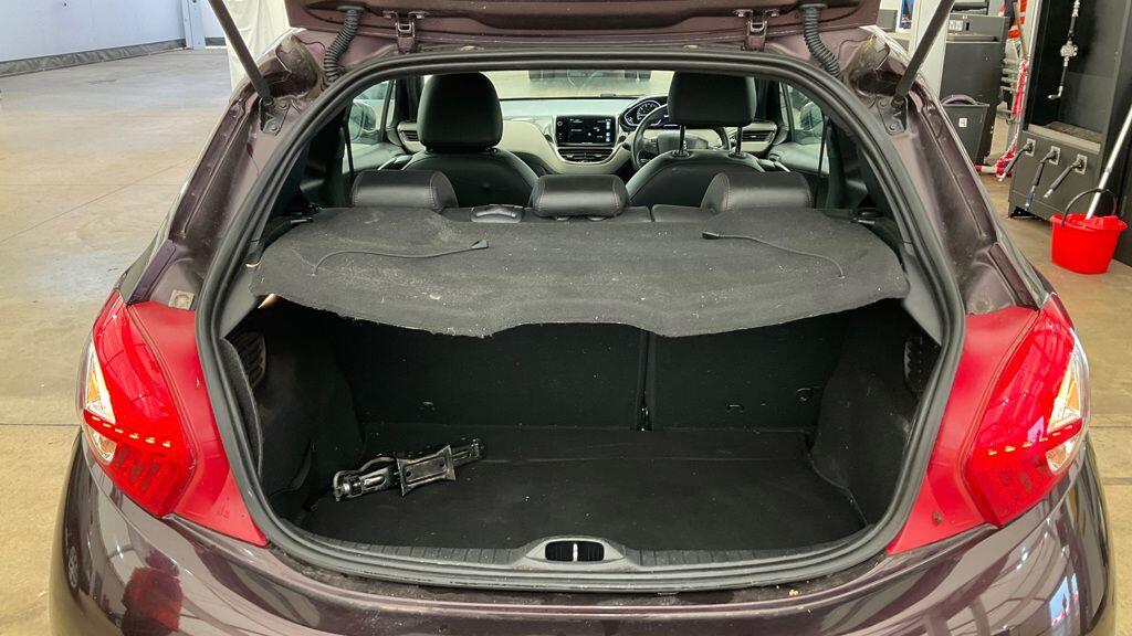 Used Peugeot 208 2013 for sale - 76801373: Photo 8