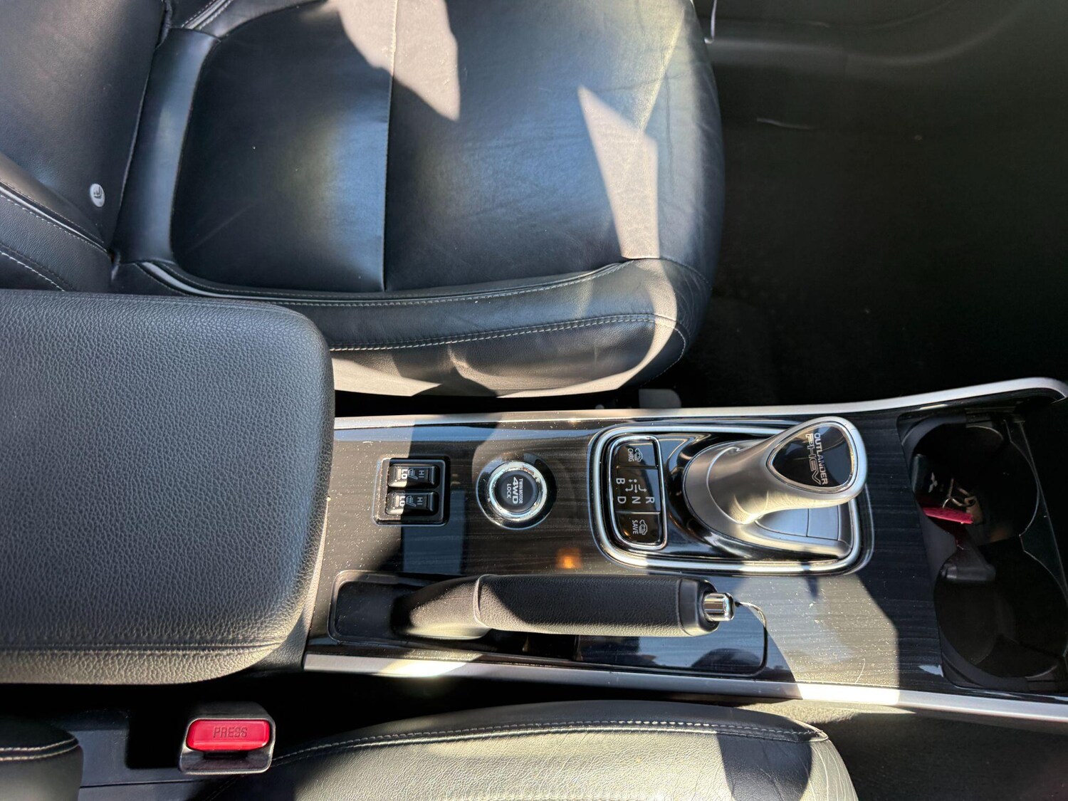 Used Mitsubishi Outlander 2015 for sale - 77939590: Photo 37