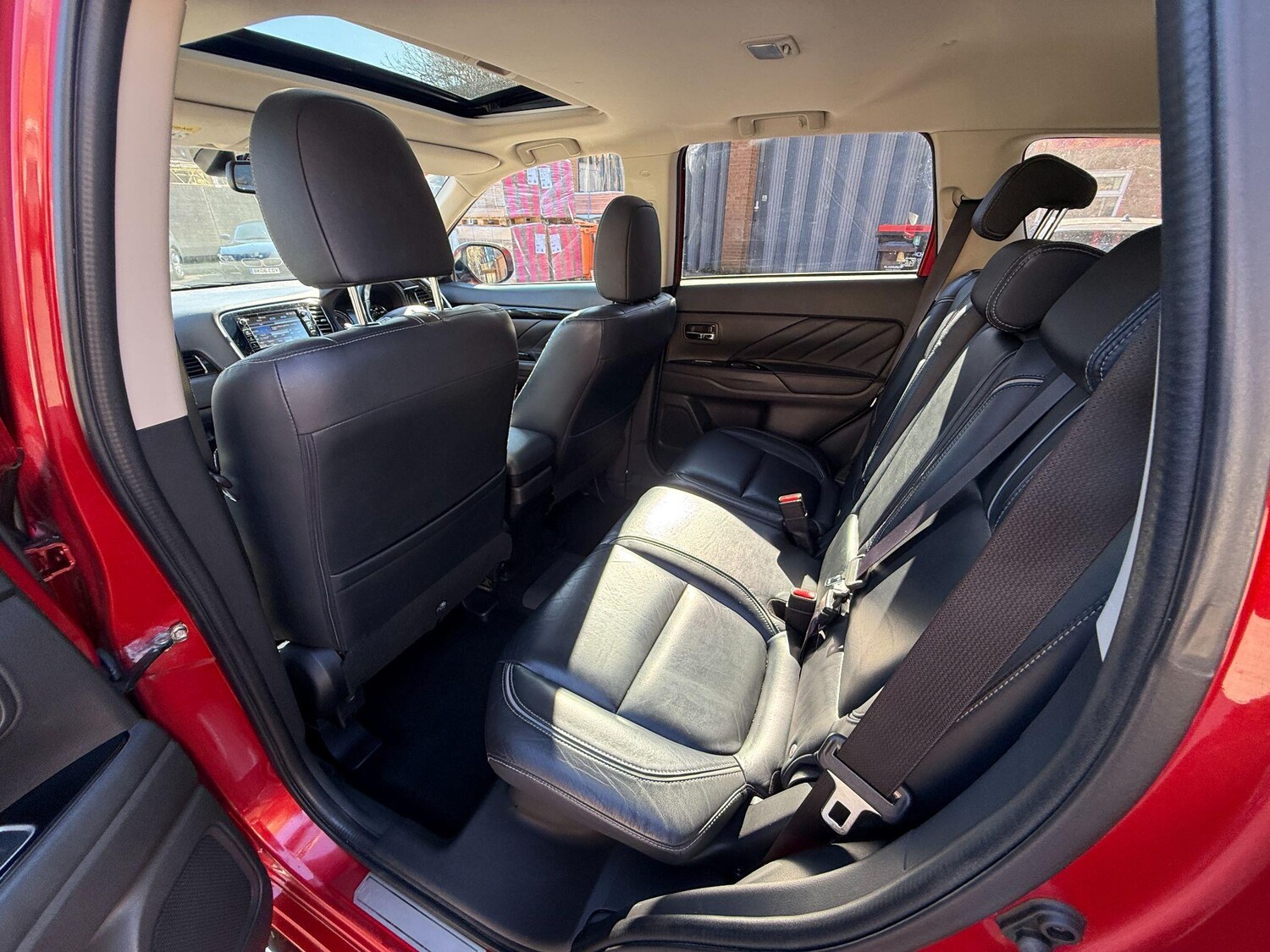 Used Mitsubishi Outlander 2015 for sale - 77939590: Photo 42