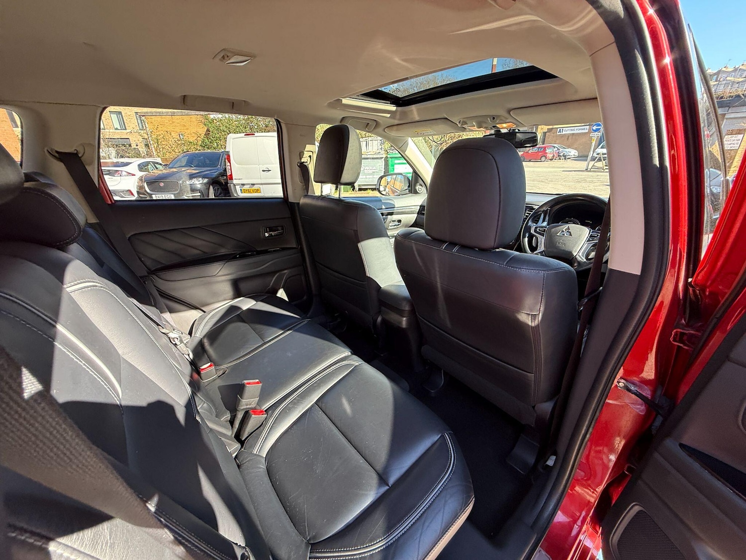 Used Mitsubishi Outlander 2015 for sale - 77939590: Photo 6