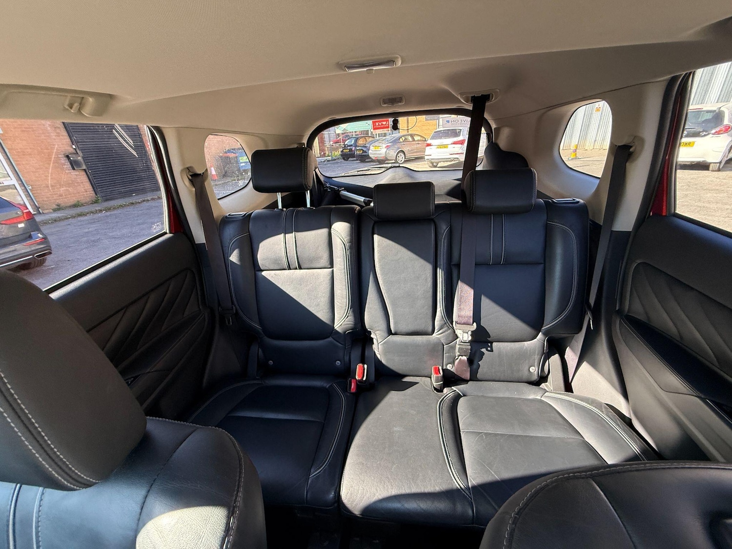 Used Mitsubishi Outlander 2015 for sale - 77939590: Photo 8