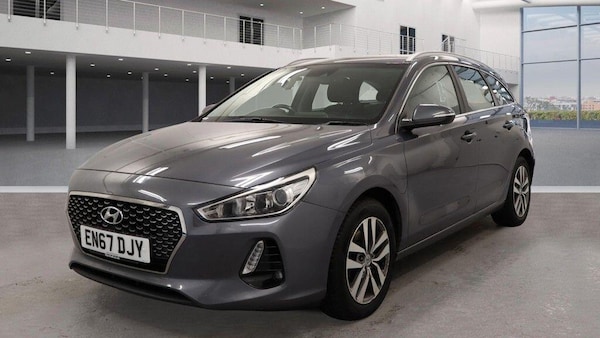 Used Hyundai i30 2018 for sale - 76239189: Photo 2