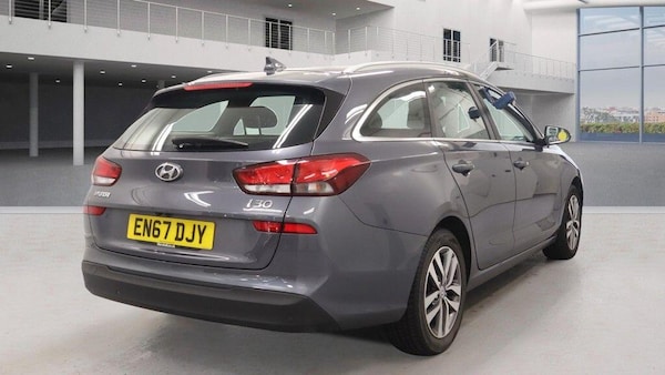 Used Hyundai i30 2018 for sale - 76239189: Photo 4
