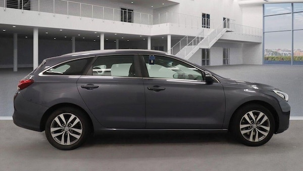 Used Hyundai i30 2018 for sale - 76239189: Photo 5