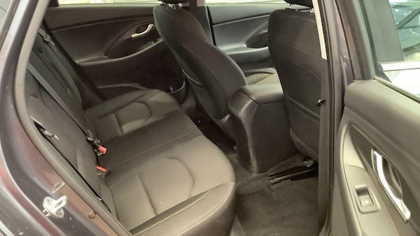 Used Hyundai i30 2018 for sale - 76239189: Photo 8
