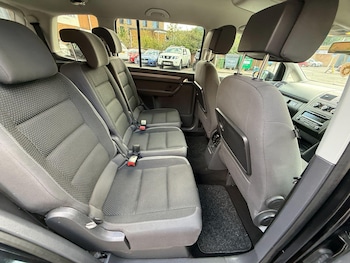 Used Volkswagen Touran 2015 for sale - 79225101: Photo