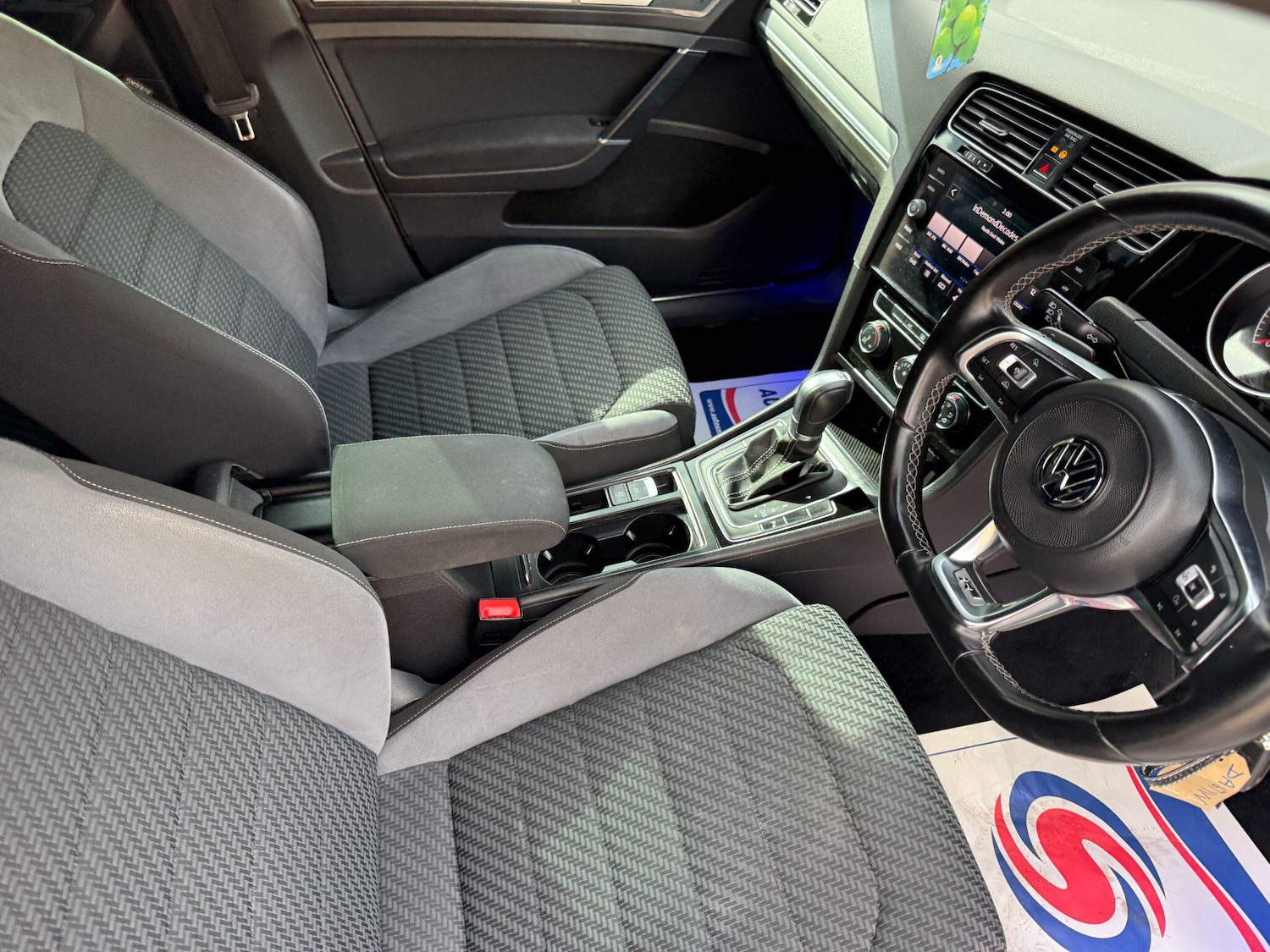 Used Volkswagen Golf 2017 for sale - 76152181: Photo 45