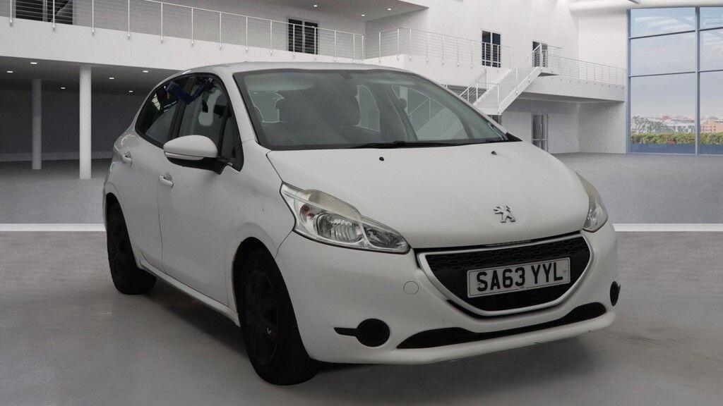 Used Peugeot 208 2013 for sale - 76381329: Photo 1