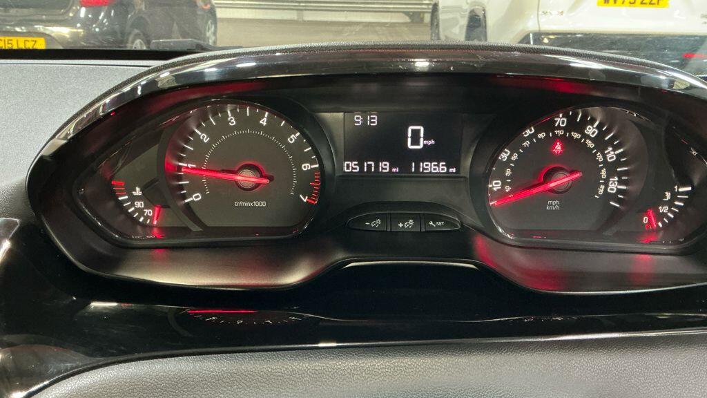 Used Peugeot 208 2013 for sale - 76381329: Photo 10