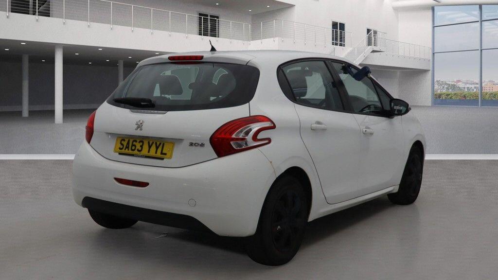 Used Peugeot 208 2013 for sale - 76381329: Photo 4