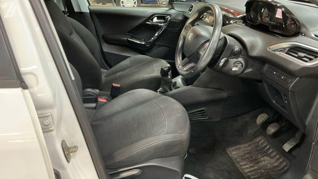 Used Peugeot 208 2013 for sale - 76381329: Photo 9