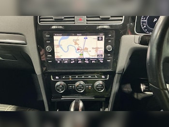 Used Volkswagen Golf 2018 for sale - 76781792: Photo