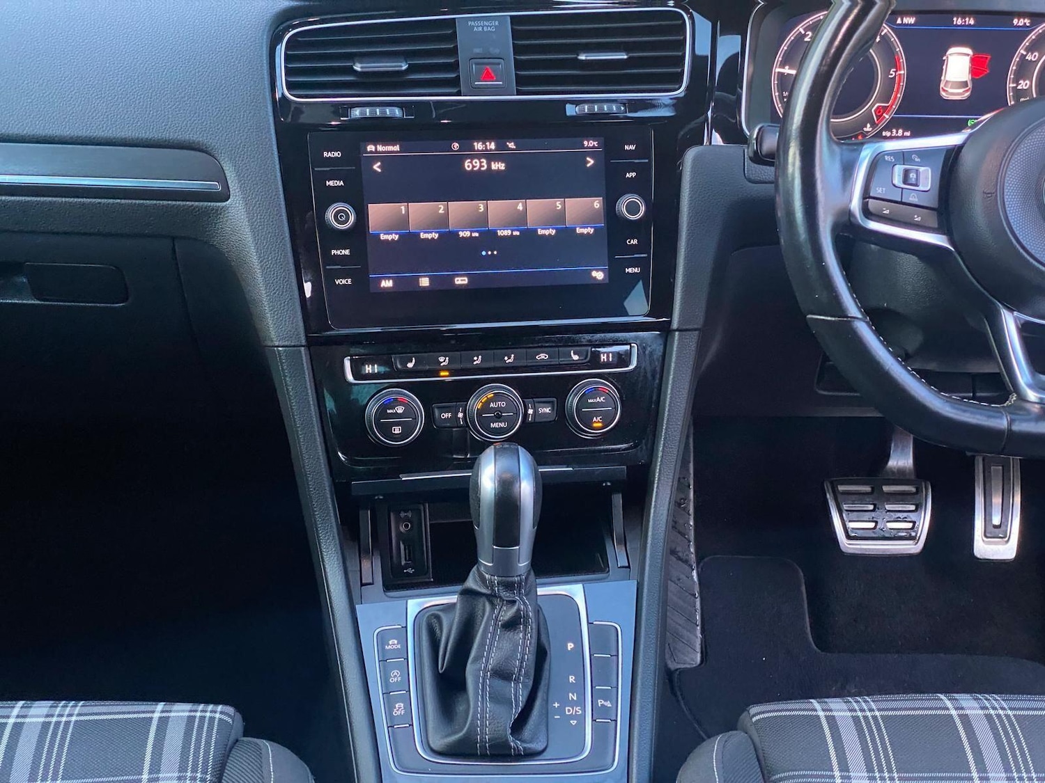 Used Volkswagen Golf 2018 for sale - 76781792: Photo 59