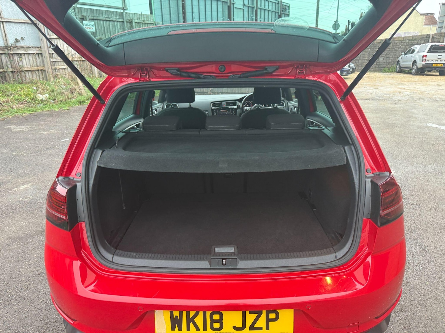 Used Volkswagen Golf 2018 for sale - 76781792: Photo 60