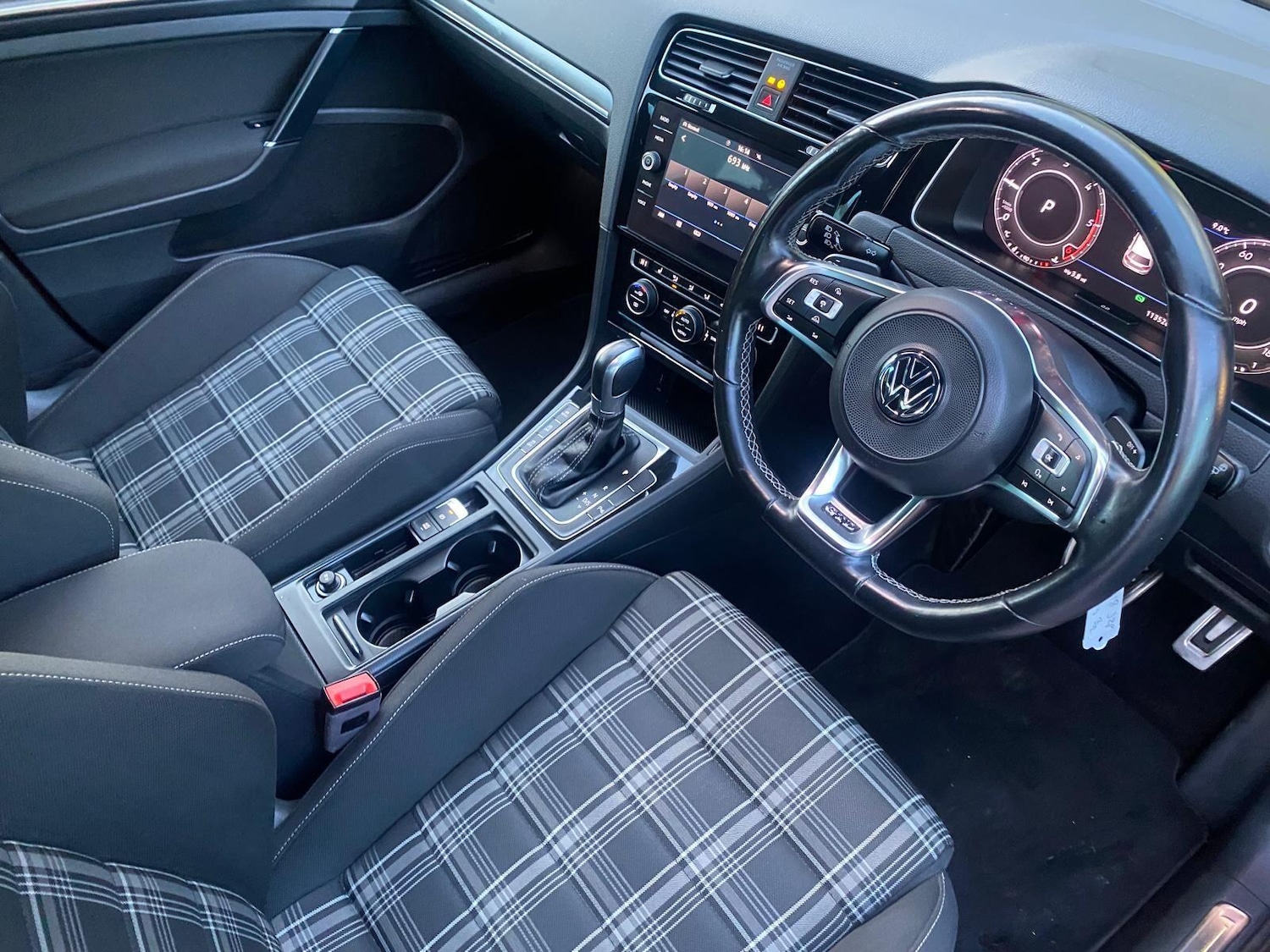 Used Volkswagen Golf 2018 for sale - 76781792: Photo 62