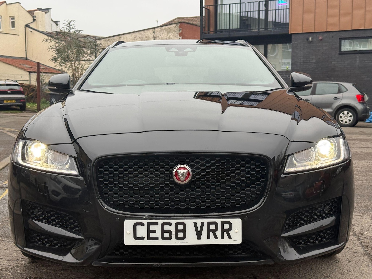 Used Jaguar XF 2018 for sale - 77344872: Photo 2