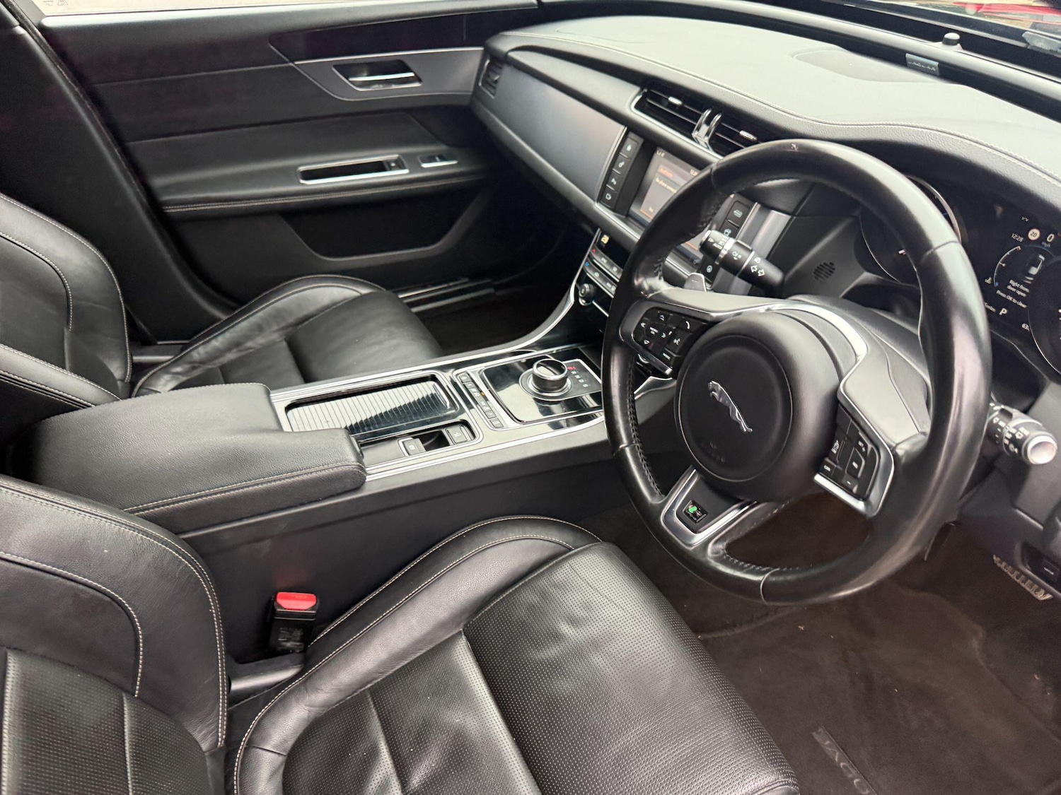 Used Jaguar XF 2018 for sale - 77344872: Photo 48