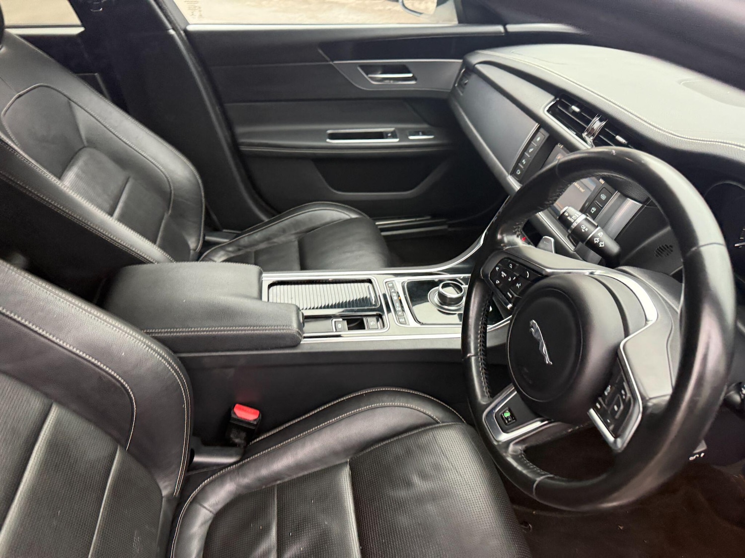 Used Jaguar XF 2018 for sale - 77344872: Photo 49