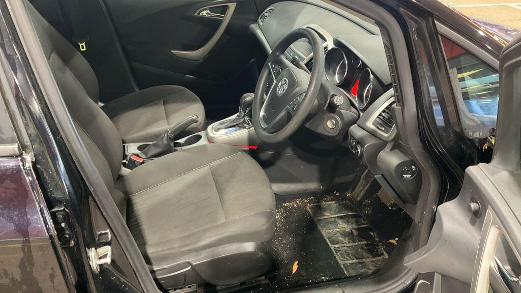 Used Vauxhall Astra 2010 for sale - 77565140: Photo 8