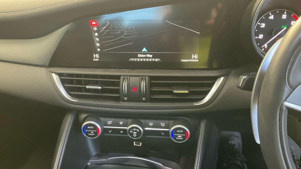 Used Alfa Romeo Giulia 2017 for sale - 76752669: Photo 7