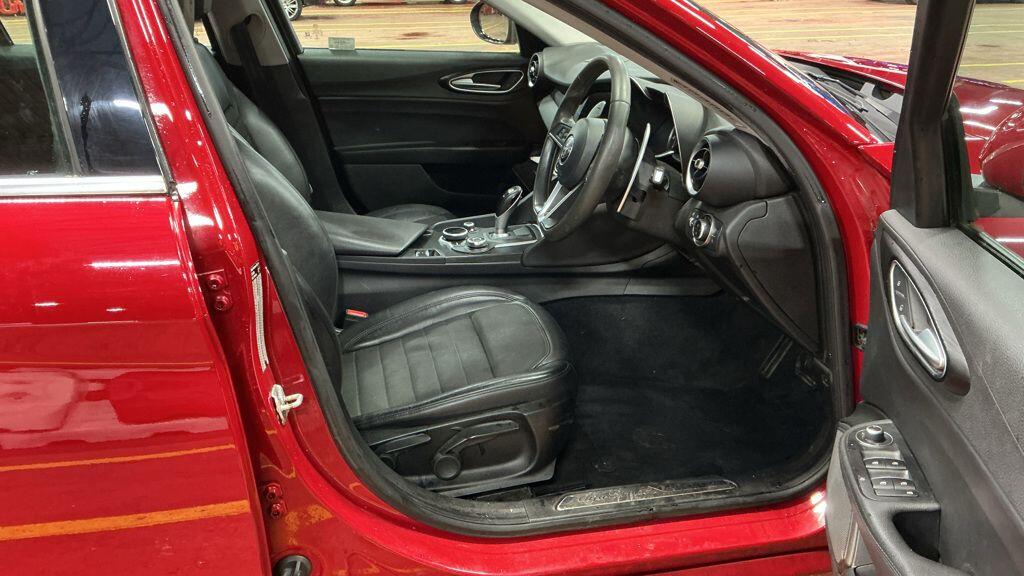 Used Alfa Romeo Giulia 2017 for sale - 77155537: Photo 7