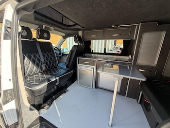 Used Volkswagen Transporter 2017 for sale - 78157198: Photo