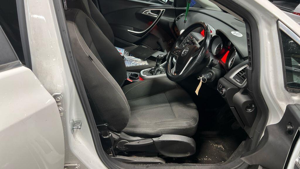 Used Vauxhall Astra 2010 for sale - 76759268: Photo 11