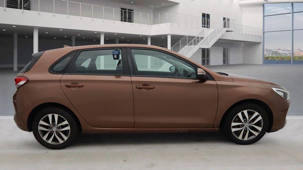 Used Hyundai i30 2017 for sale - 76398339: Photo 8