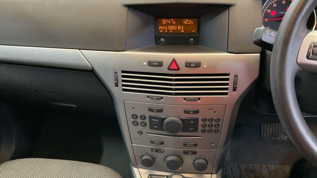 Used Vauxhall Astra 2009 for sale - 77696638: Photo 11