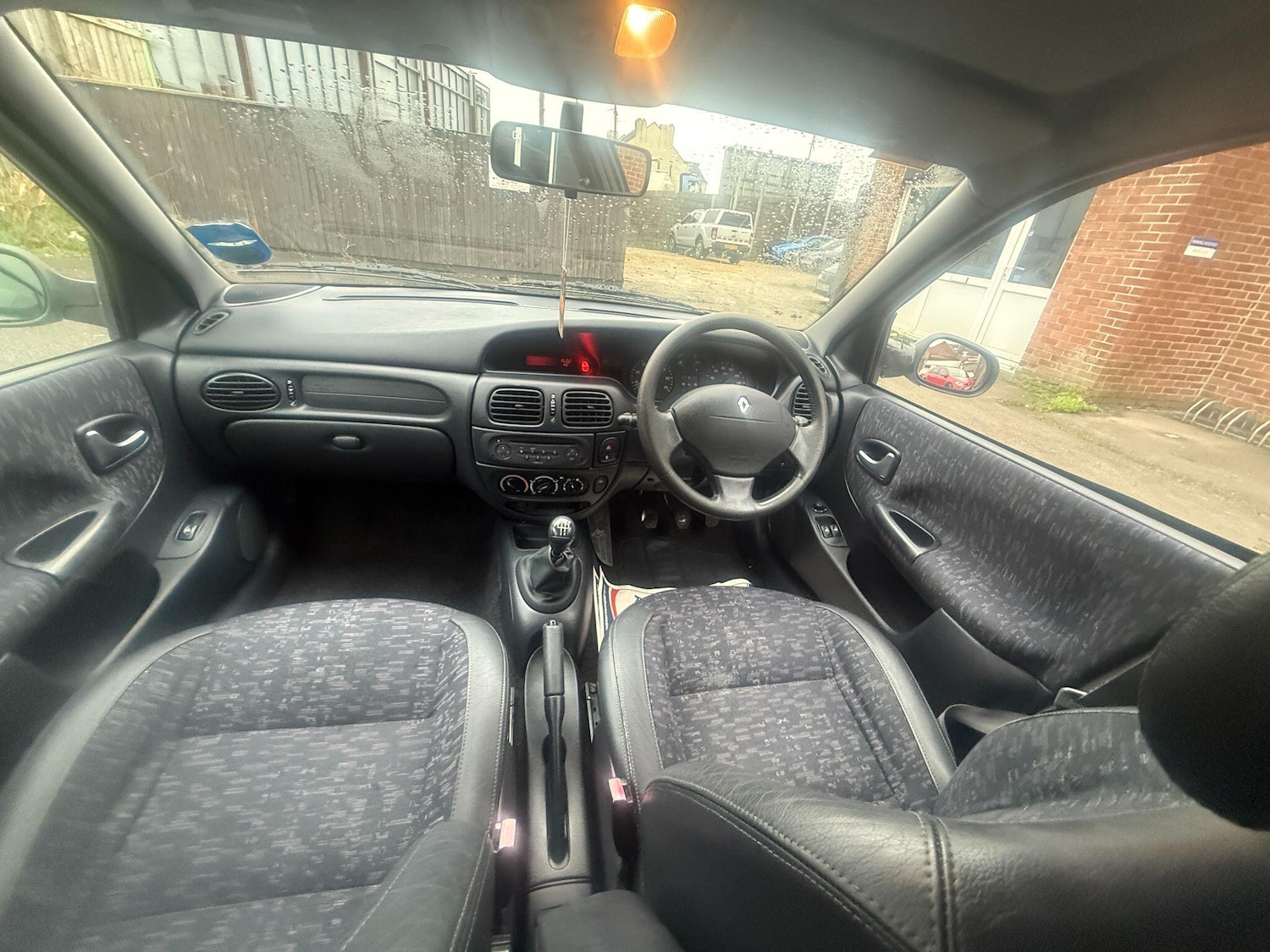 Used Renault Megane 2001 for sale - 77202660: Photo 28