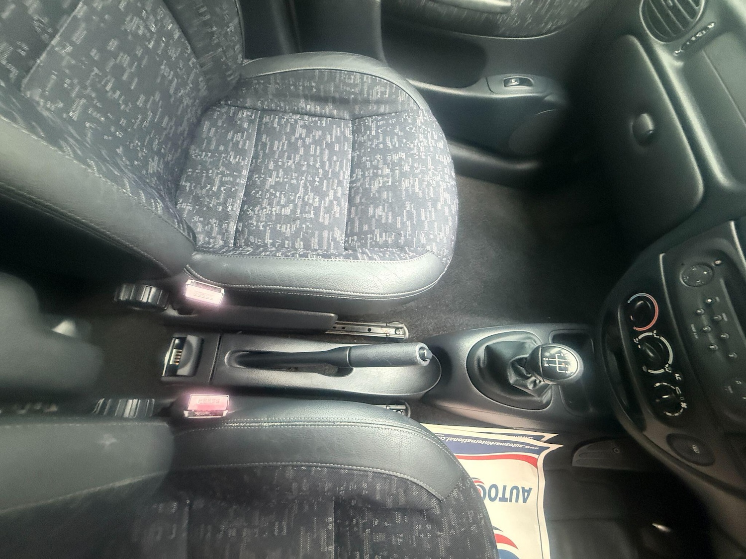 Used Renault Megane 2001 for sale - 77202660: Photo 33