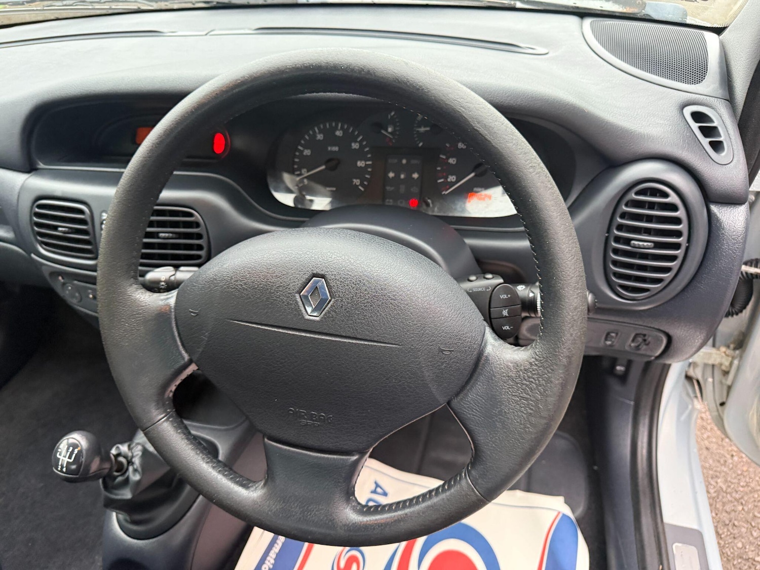 Used Renault Megane 2001 for sale - 77202660: Photo 45