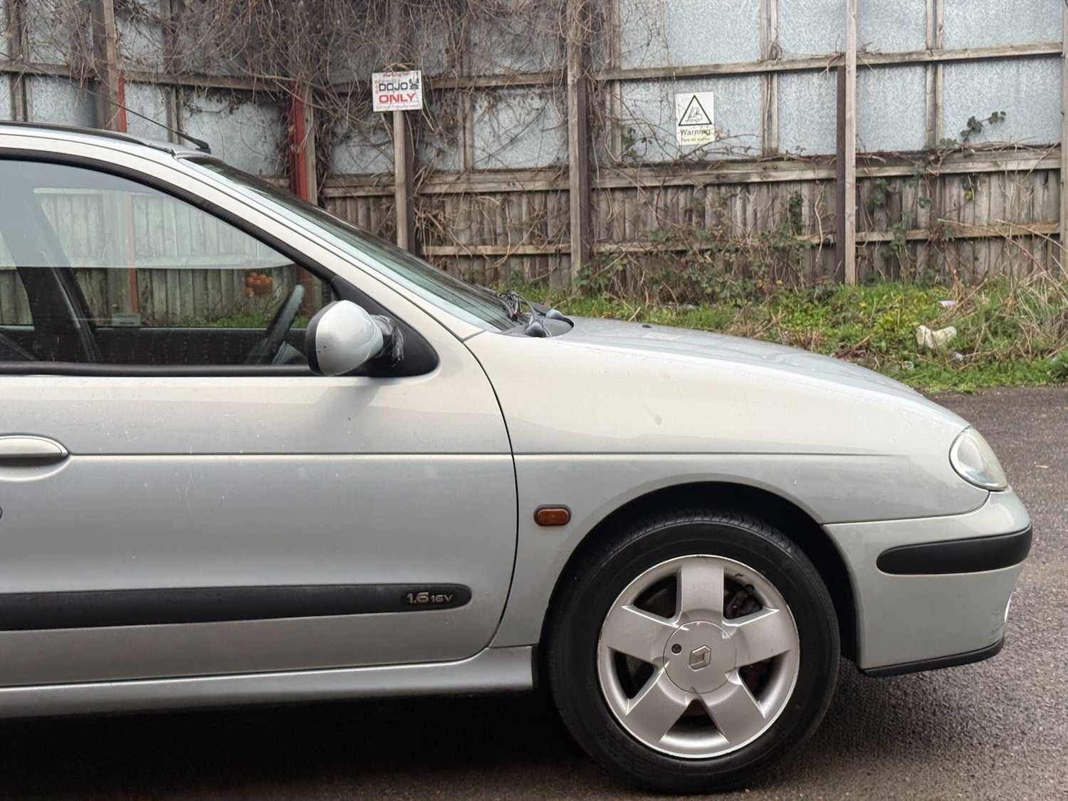 Used Renault Megane 2001 for sale - 77202660: Photo 49