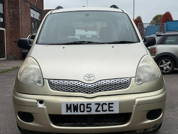 Used Toyota Yaris Verso 2005 for sale - 76228060: Photo