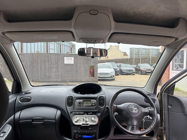 Used Toyota Yaris Verso 2005 for sale - 76228060: Photo 41