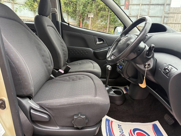Used Toyota Yaris Verso 2005 for sale - 76228060: Photo 49