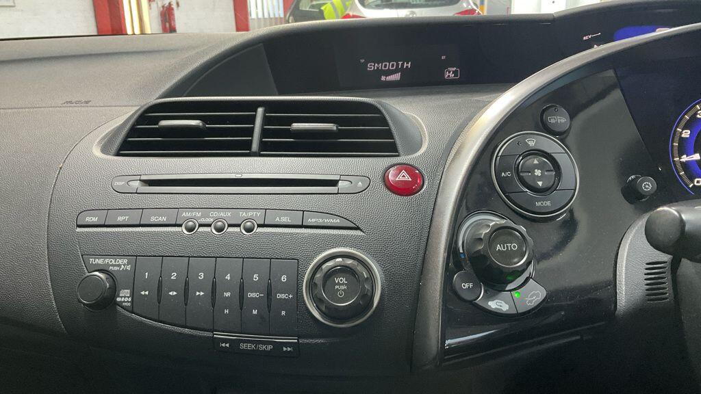 Used Honda Civic 2008 for sale - 76619693: Photo 2