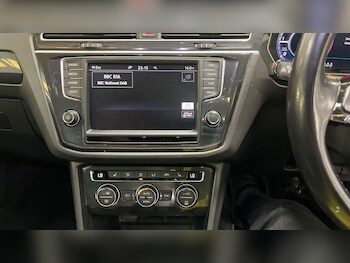 Used Volkswagen Tiguan 2016 for sale - 76151107: Photo