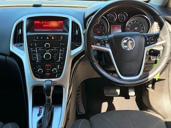 Used Vauxhall Astra 2011 for sale - 78447611: Photo