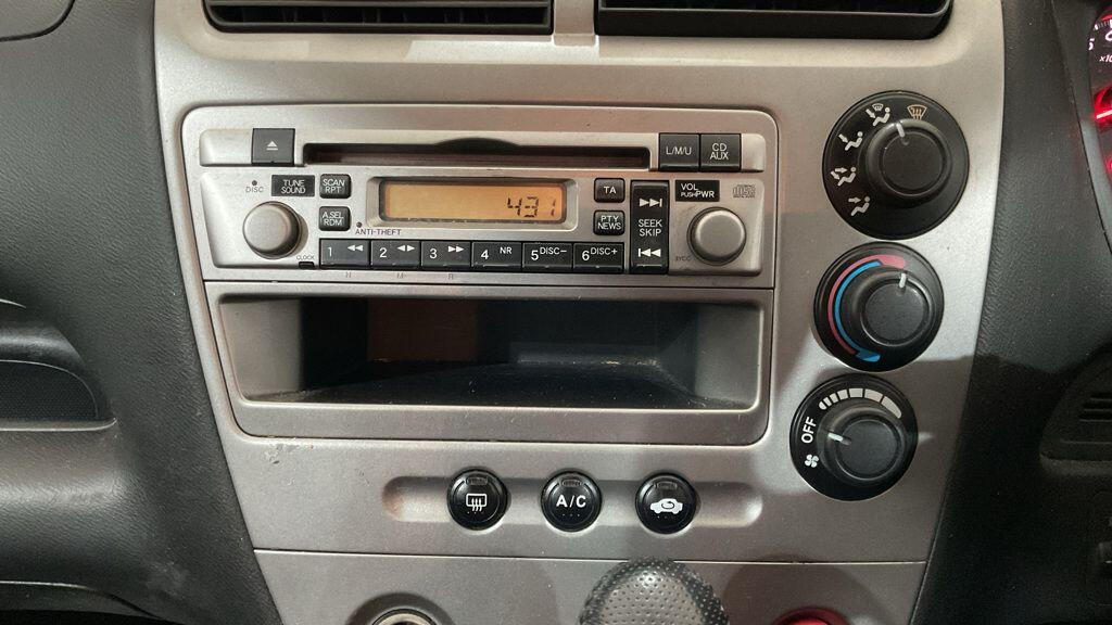 Used Honda Civic 2005 for sale - 77376517: Photo 2