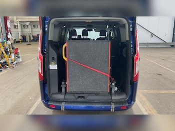 Used Ford Tourneo Custom 2017 for sale - 78923211: Photo