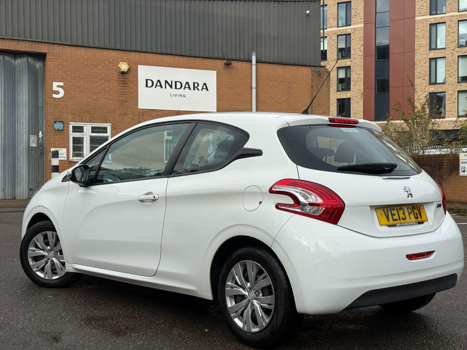 Used Peugeot 208 2013 for sale - 76166972: Photo 14