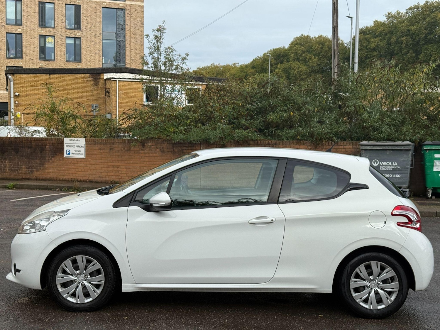 Used Peugeot 208 2013 for sale - 76166972: Photo 16