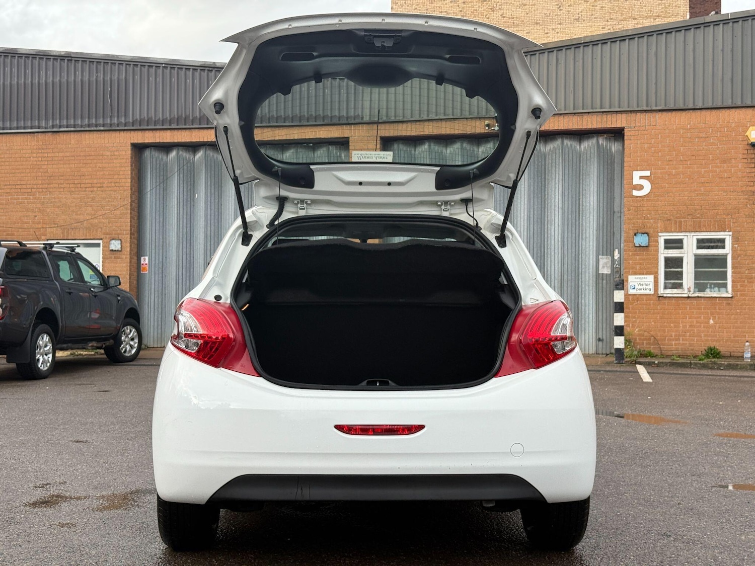 Used Peugeot 208 2013 for sale - 76166972: Photo 20