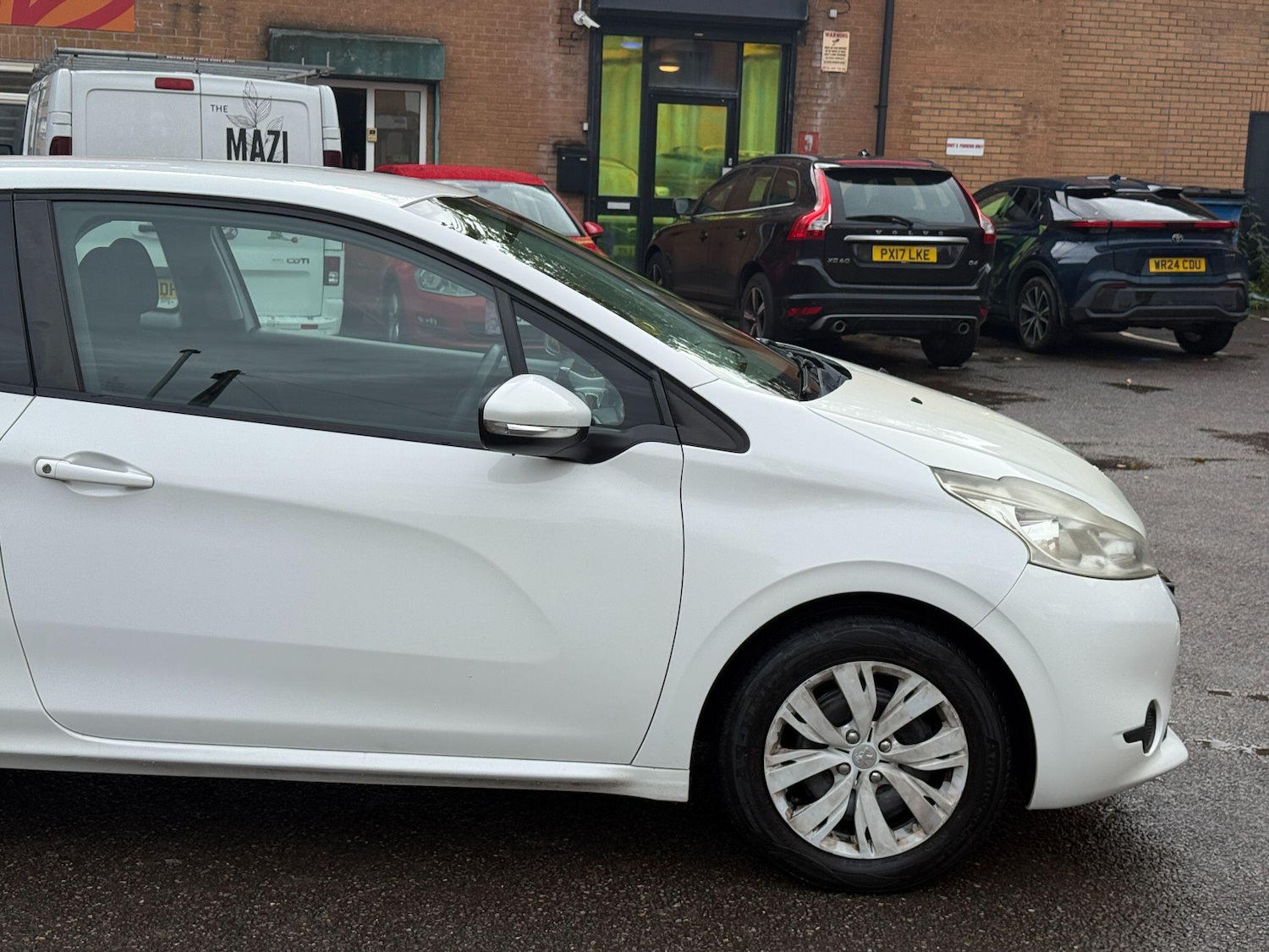 Used Peugeot 208 2013 for sale - 76166972: Photo 23