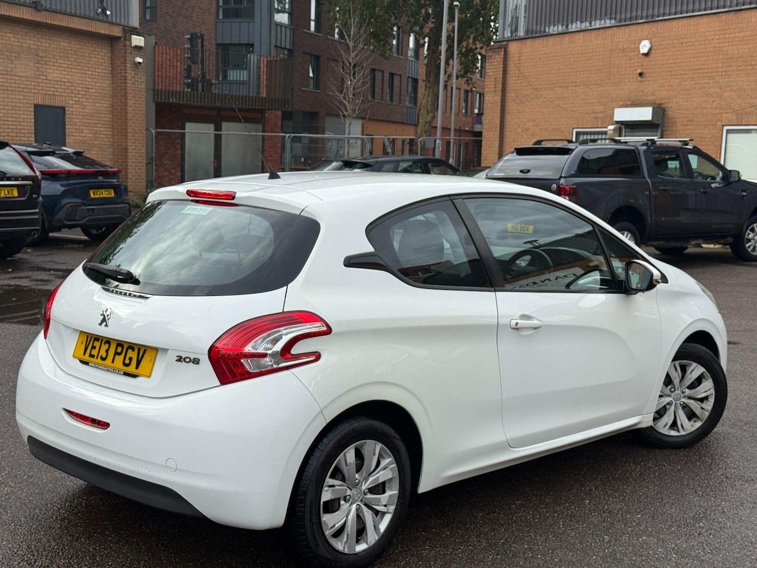 Used Peugeot 208 2013 for sale - 76166972: Photo 28