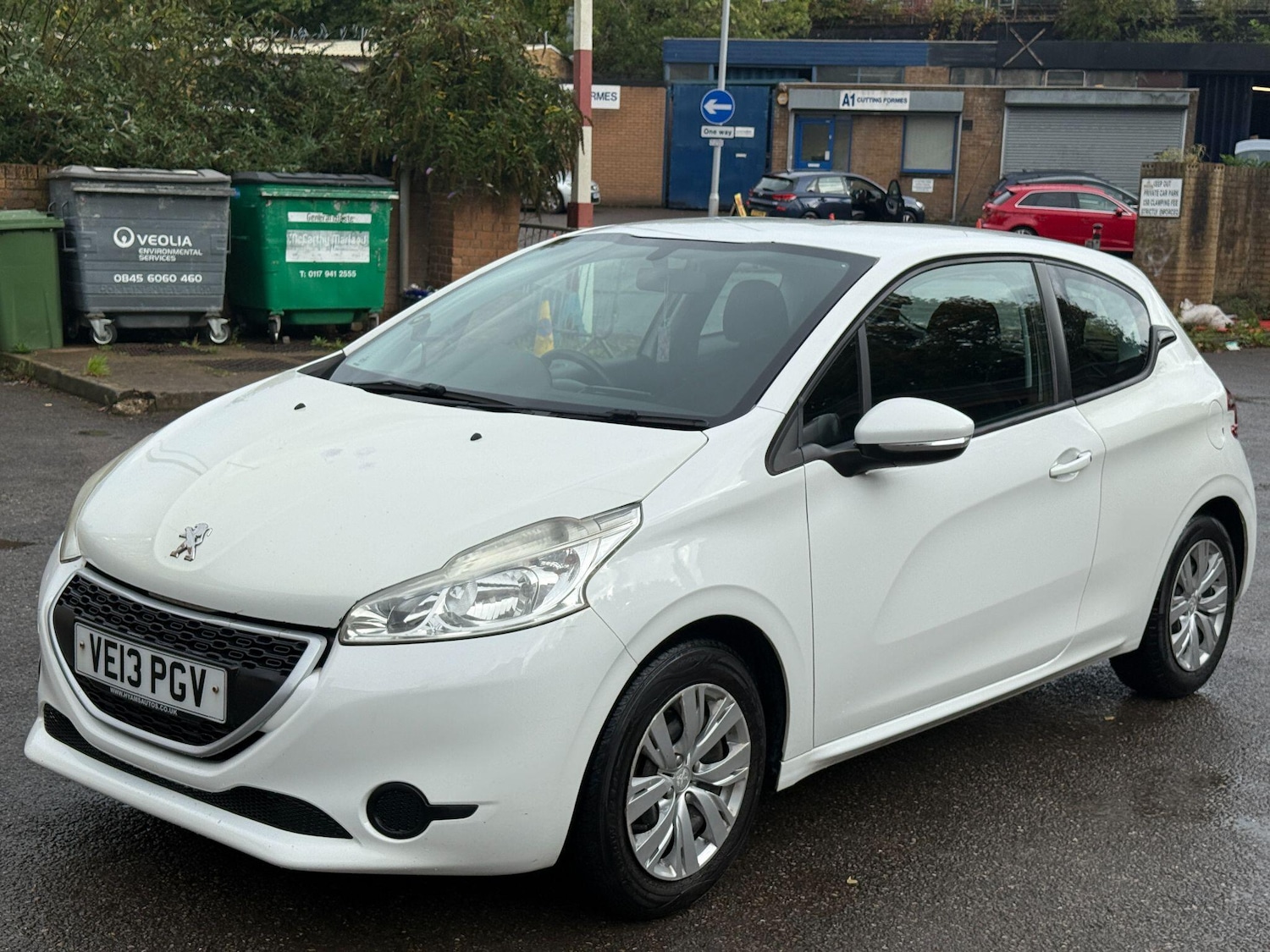 Used Peugeot 208 2013 for sale - 76166972: Photo 3