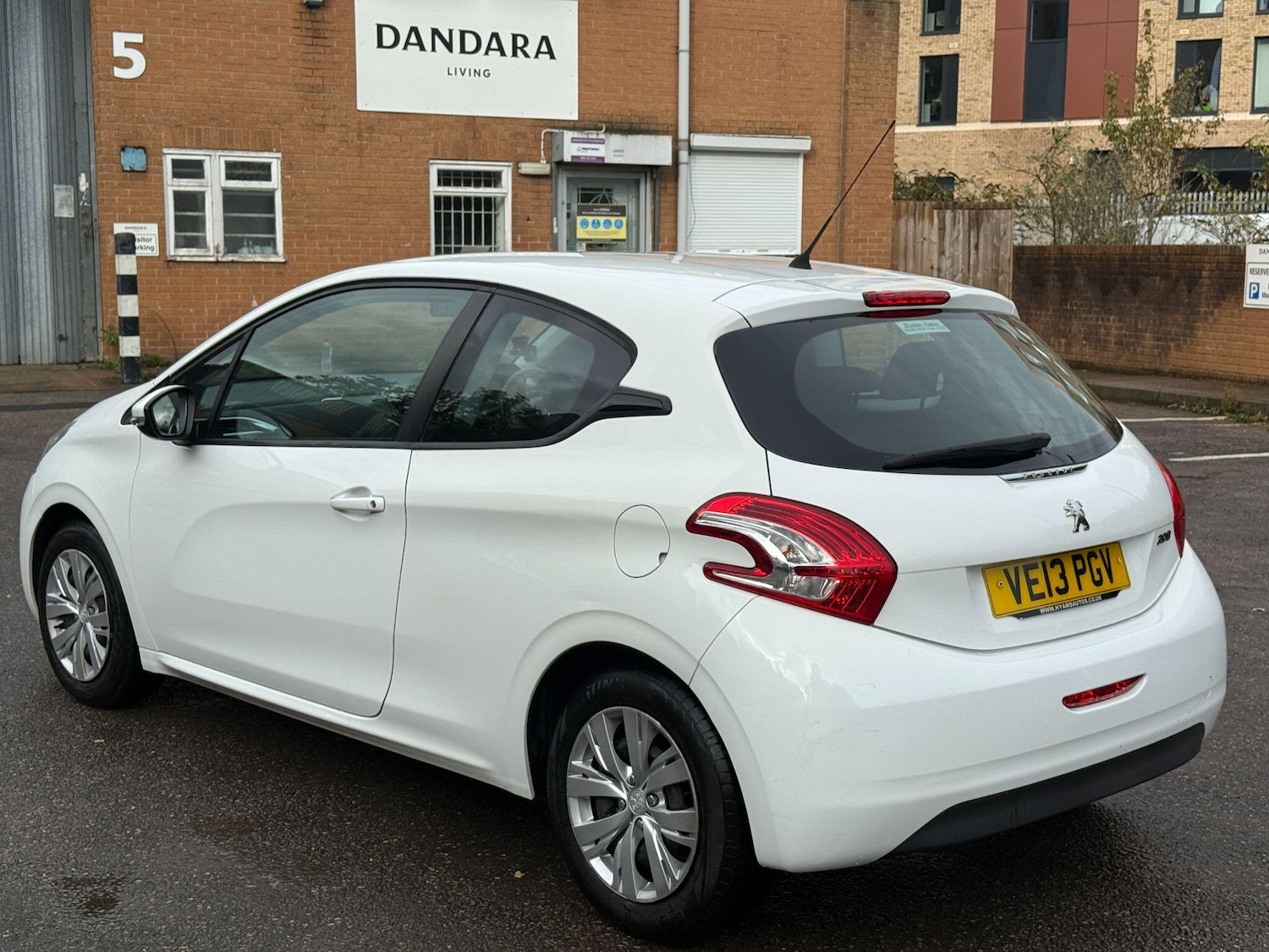 Used Peugeot 208 2013 for sale - 76166972: Photo 4