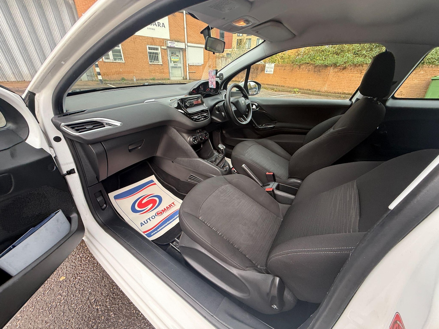Used Peugeot 208 2013 for sale - 76166972: Photo 48