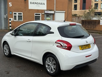 Used Peugeot 208 2013 for sale - 76166972: Photo 4